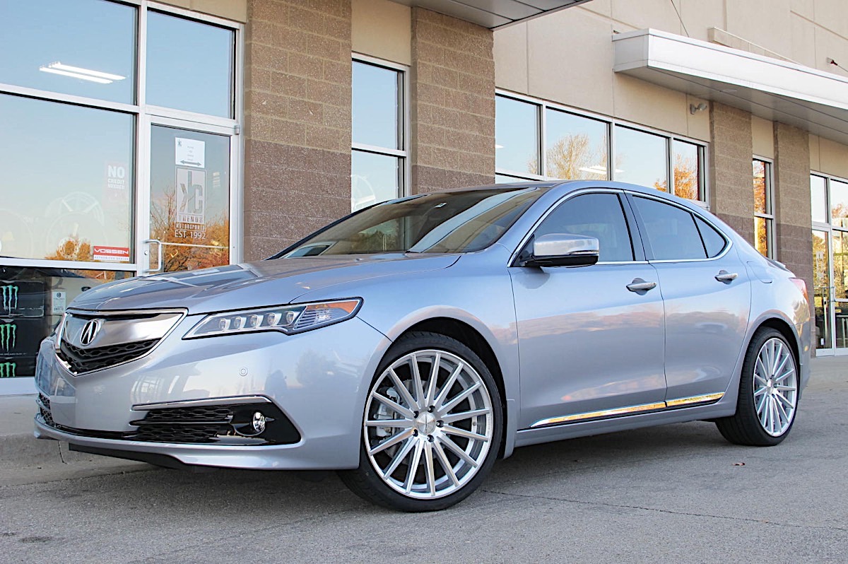 Acura TLX with Vossen Hybrid Forged VFS-2